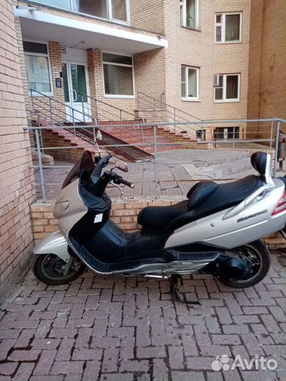 Мотороллер suzuki, Япония