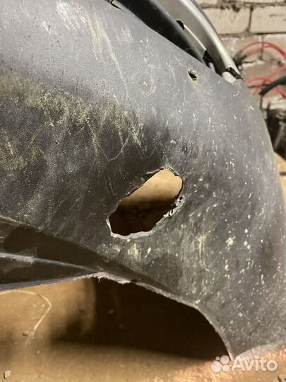 Бампер передний (Под ремонт ) VW Passat B5