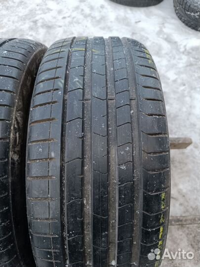 Pirelli P Zero PZ4 245/40 R20 и 275/35 R20