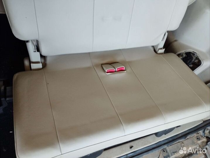 Третий ряд сидений Паджеро 4