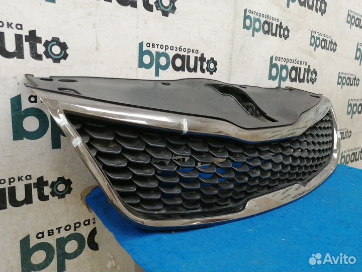 Решетка радиатора 86351-4Y500 Kia Rio