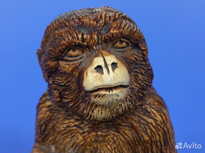 Статуэтка обезьяна с бананом