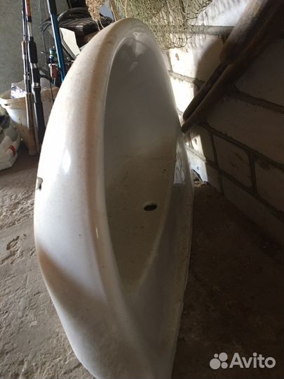 Раковина керамическая