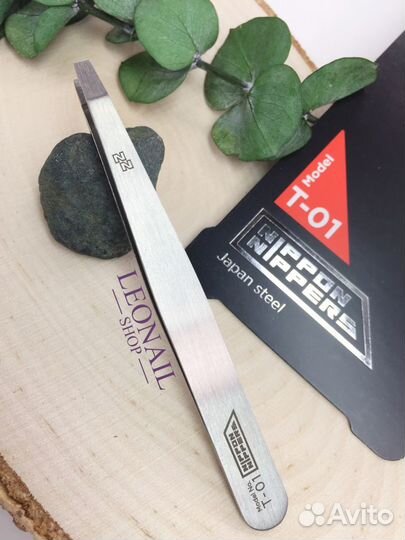 Пинцет для бровей Nippon Nippers 