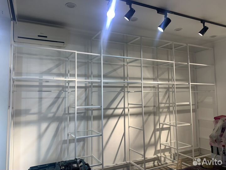 Стеллаж металлический, стеклянные полки