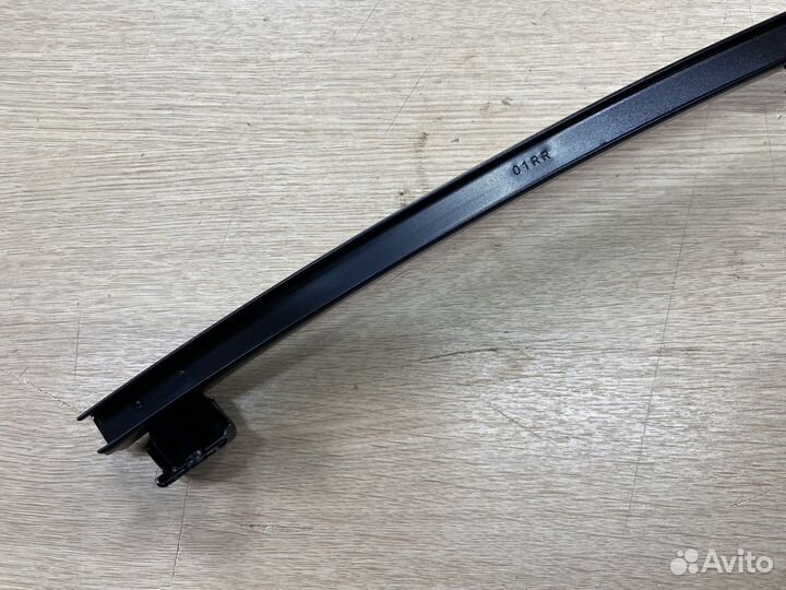 Направляющая стекла задняя правая Toyota Camry 75