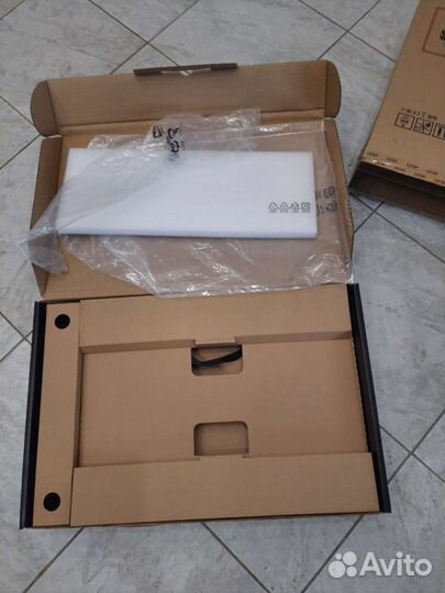 Ноутбук новый на гарантии