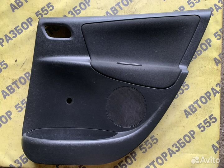 Обшивка двери задней правой Peugeot 207