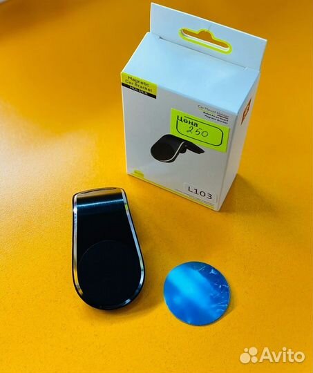 Автомобильный держатель на дефлектор