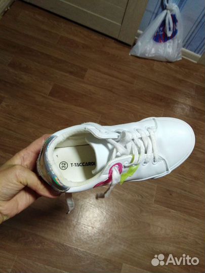 Кроссовки для девочки