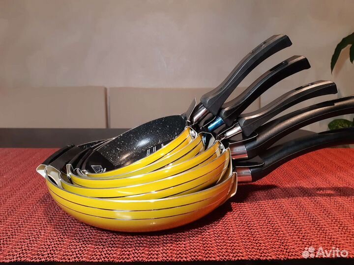 Сковородки с а\п покрытием. Есть стекл. крышки