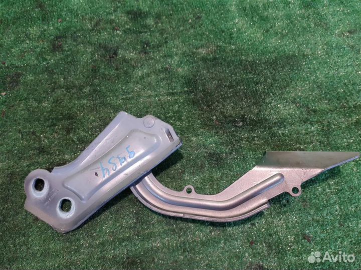 Петля капота правая Ford Focus 3 (CB8) 2015