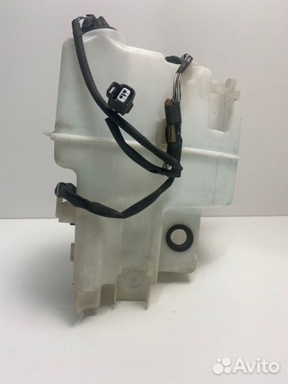 Бачок стеклоомывателя передний Toyota Camry V70