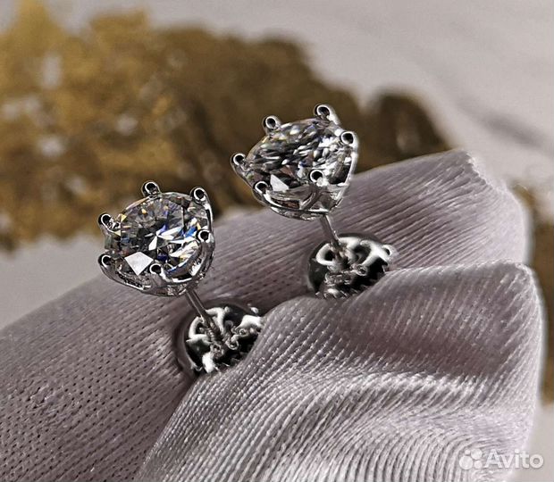 Пусеты винт бриллиант муассанит 2 ct