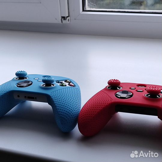 Геймпады Xbox series с чехлами и док станцией