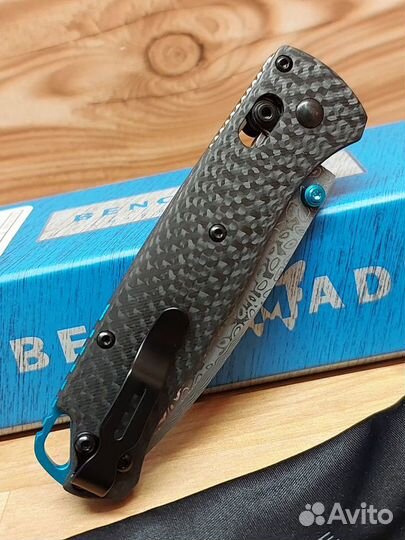 Нож складной Benchmade Bugout 535 Дамаск Carbon