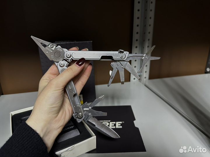Мультитул Leatherman Free P2 Stainless 832638