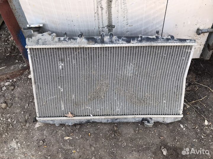 Радиатор охлаждения Nissan Presea