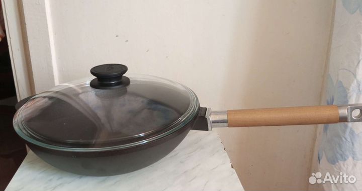 Чугунная сковорода вок