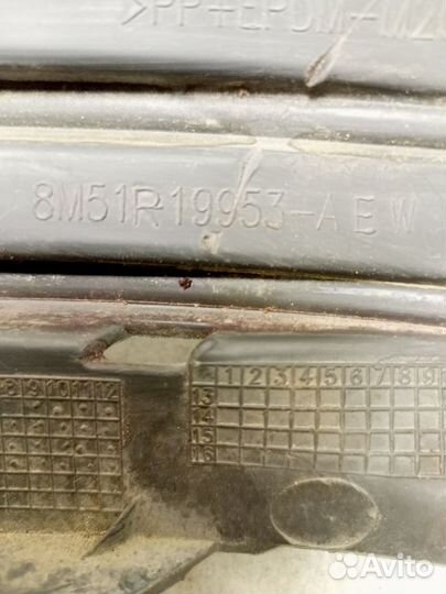 Решетка бампера Форд Focus 2