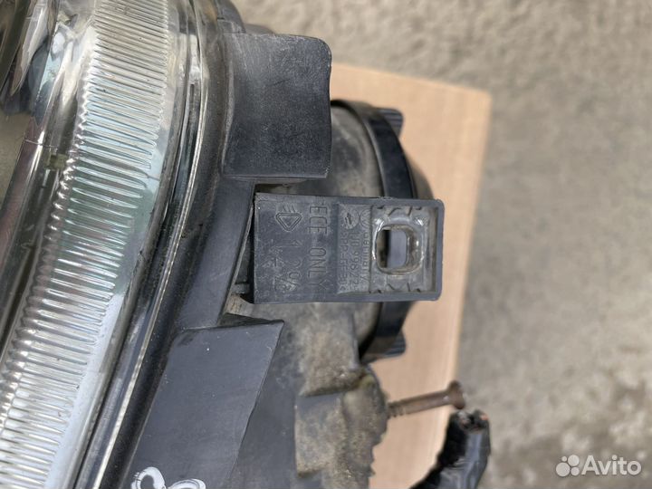 Ксеноновая фара golf 4 R32