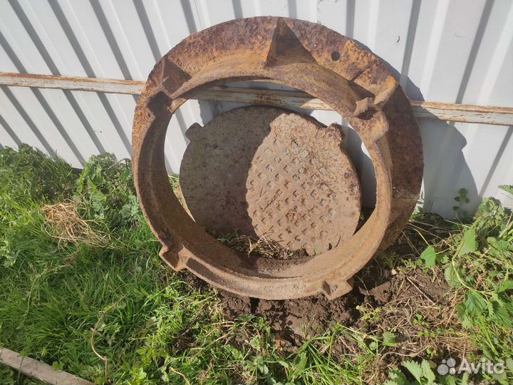 Люк чугунный