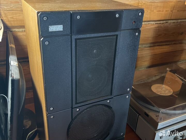 Виниловый проигрыватель