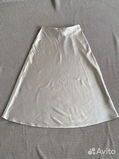 Атласная Юбка миди Zarina 44