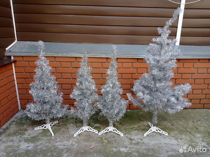 Маленькие ёлки с подставкой