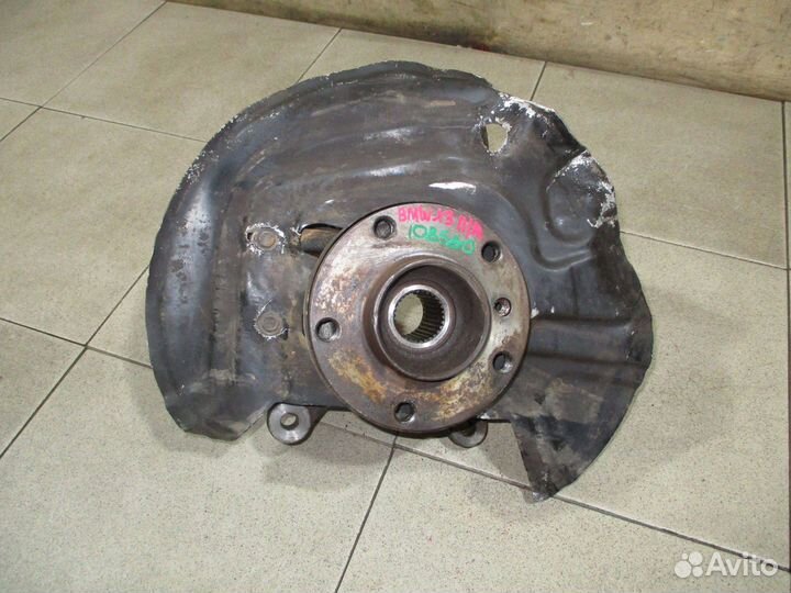 Кулак поворотный передний правый BMW X3 (E83)