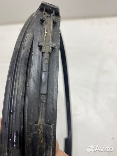 Молдинг на крышу левый Toyota Camry V70/V75