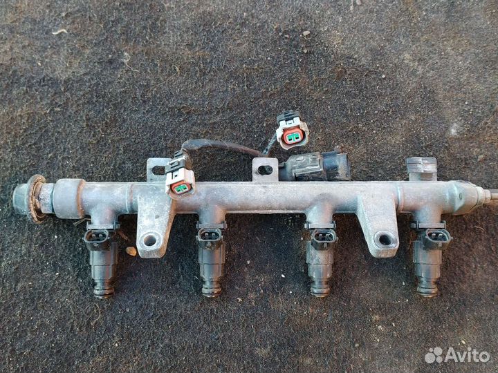 Топливная рампа kia cerato 1