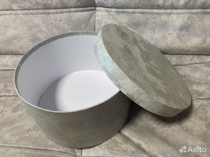 Большая коробка для подарка зеленая