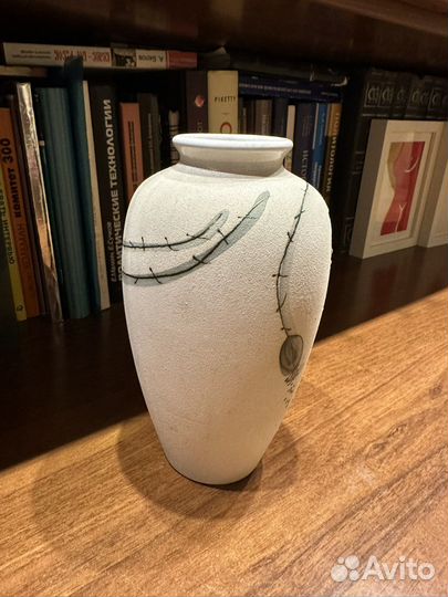 Керамическая ваза для цветов