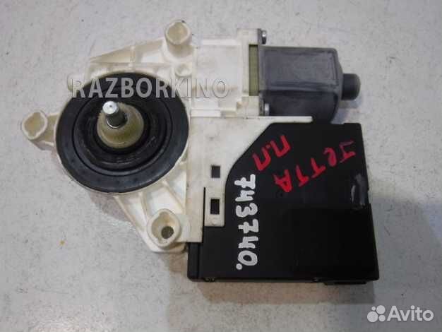 Моторчик переднего правого стеклоподъемника