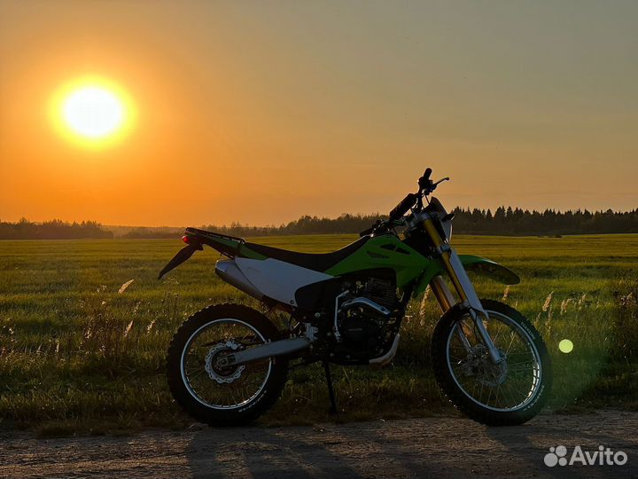 Мотоцикл кросовый