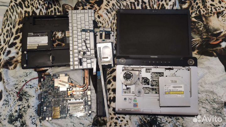 Ноутбук Toshiba Satellite на запчасти