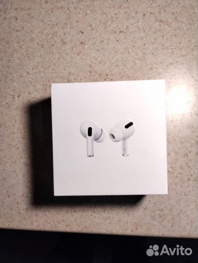 Apple AirPods Pro (MWP22RU/A) белый