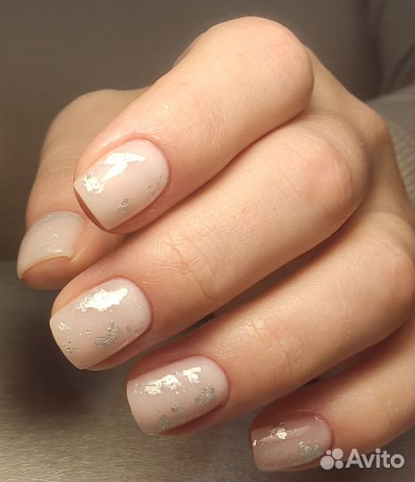 Модель на маникюр