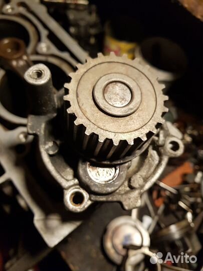 Помпа Volkswagen Passat Б5 1.6 AHL