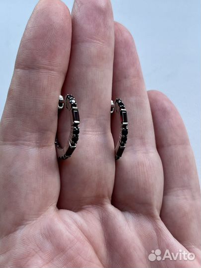 Серебряные серьги с гранатом