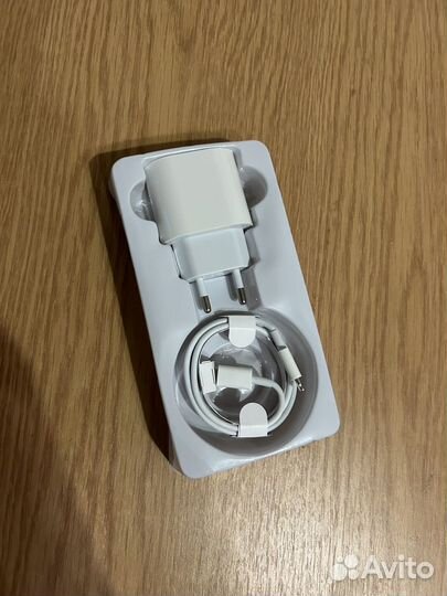 Оригинальная зарядка на iPhone