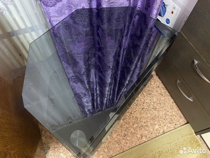 Стеклянная тумба