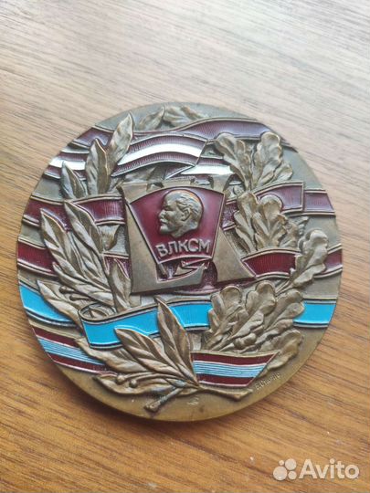 Настольная медаль