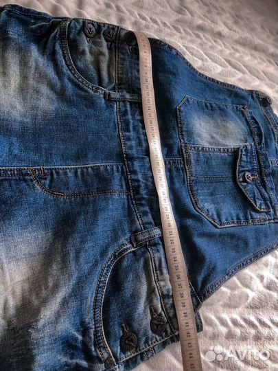 Джинсовый комбинезон с шортами