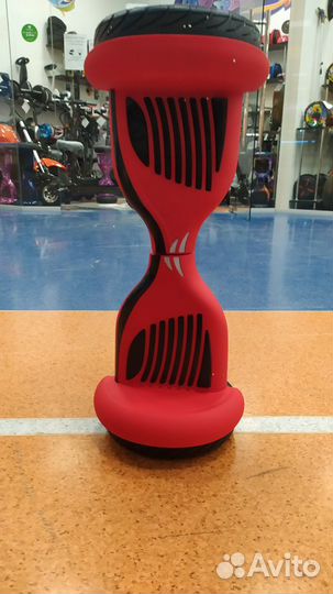 Гироскутер красный 10.5 новый.гарантия