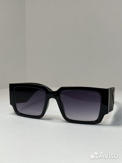 Очки солнцезащитные