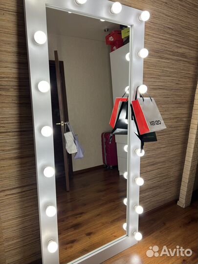 Гримерное зеркало