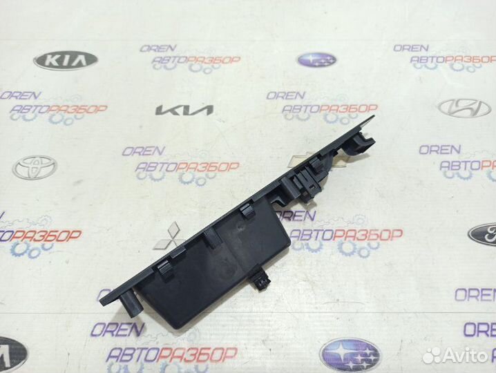 Накладка боковой двери задняя правая Nissan