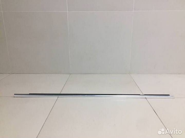 Уплотнитель стекла двери Volkswagen Tiguan 2017